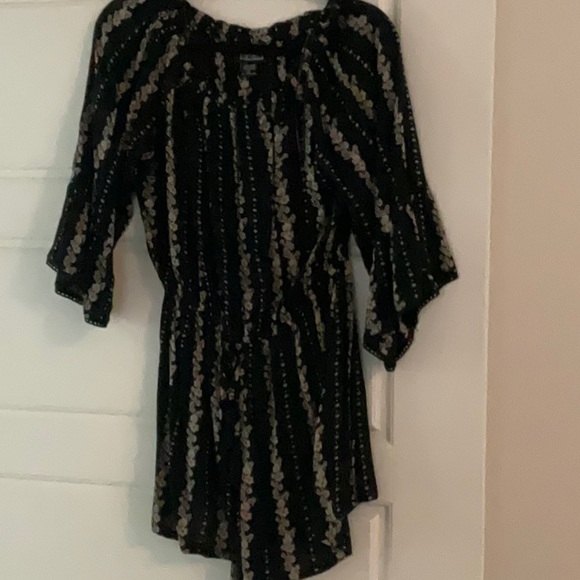 Cute summer romper - Picture 1 of 8